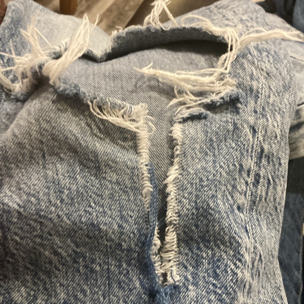 AMERICAN EAGLE curvy mom jean size 2 **rip noted** - Picture 5 of 5